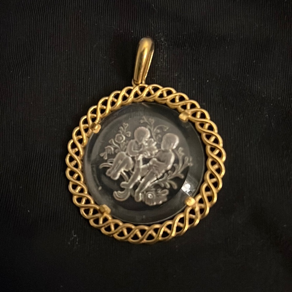Trifari pendant